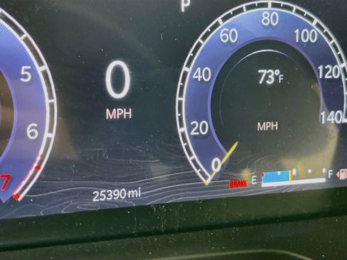 Used 2023 Jeep Grand Cherokee Laredo AWD/4WD image 12