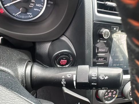 Used 2016 Subaru Crosstrek 2.0i Limited image 10