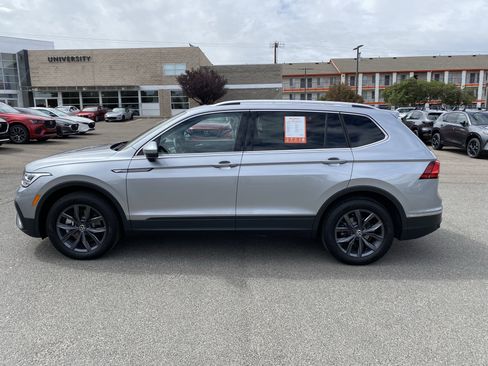 Certified 2023 Volkswagen Tiguan SE w/ Panoramic Sunroof Package FWD image 51