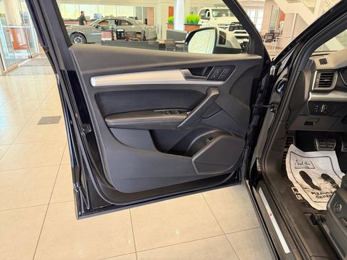 Used 2018 Audi SQ5 Premium Plus w/ Warm Weather Package AWD/4WD image 13