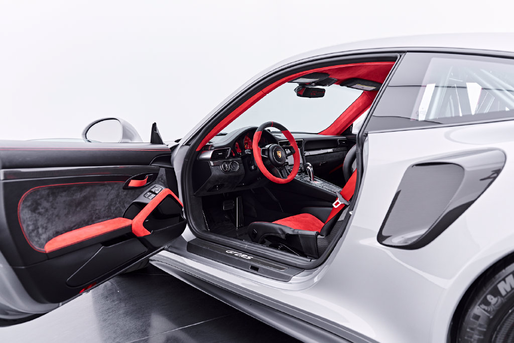 Used 2019 Porsche 911 GT2 RS RWD image 51