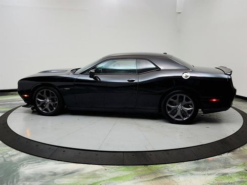 Used 2019 Dodge Challenger R/T image 8