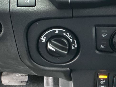 New 2026 Nissan Frontier SV w/ SV Convenience Package image 34