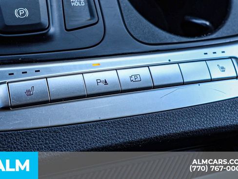 Used 2025 Kia Carnival FWD image 43