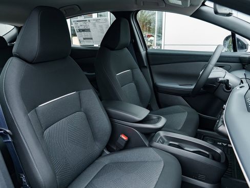 New 2026 Nissan Leaf image 23