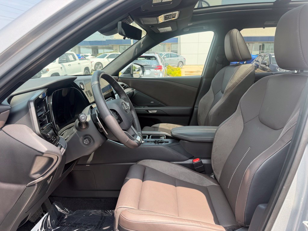 Used 2025 Lexus TX 350 AWD w/ Technology Package image 7