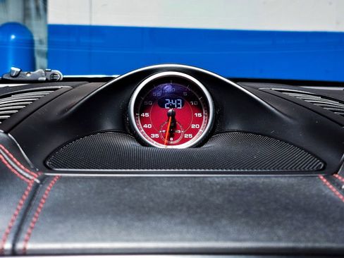 Used 2015 Porsche Cayenne Turbo image 24