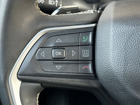 Used 2024 Jeep Grand Cherokee Altitude AWD/4WD image 26