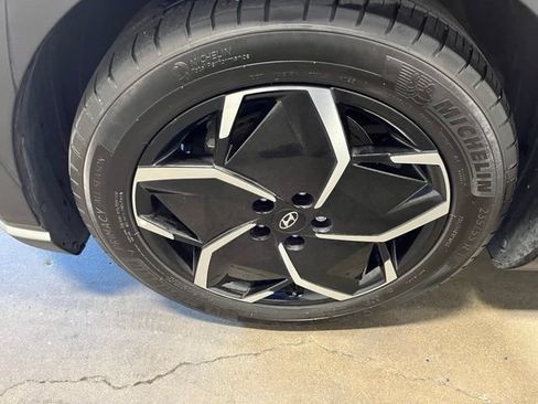 Used 2024 Hyundai Ioniq 5 SE RWD image 30