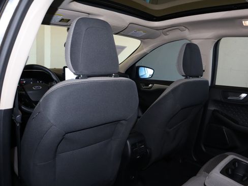 Used 2020 Ford Escape SE image 35