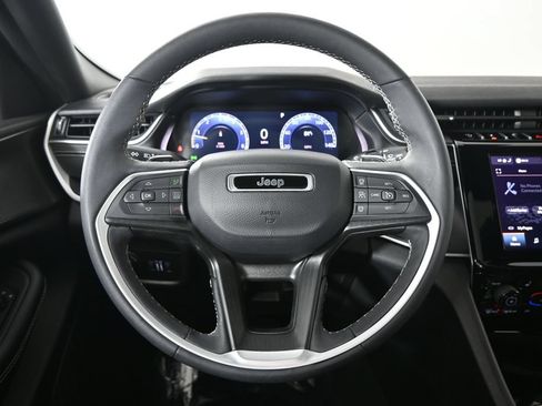 Used 2023 Jeep Grand Cherokee Altitude AWD/4WD image 36