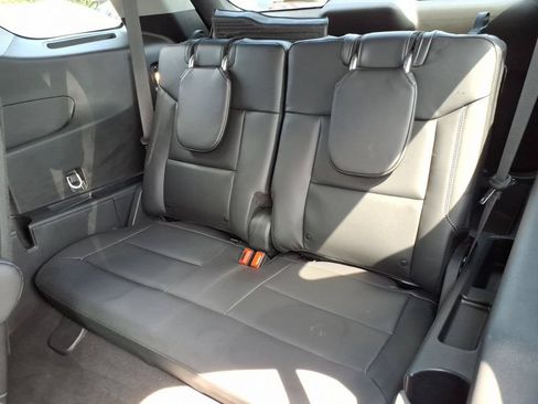 Used 2023 Ford Explorer XLT w/ Equipment Group 202A AWD/4WD image 12