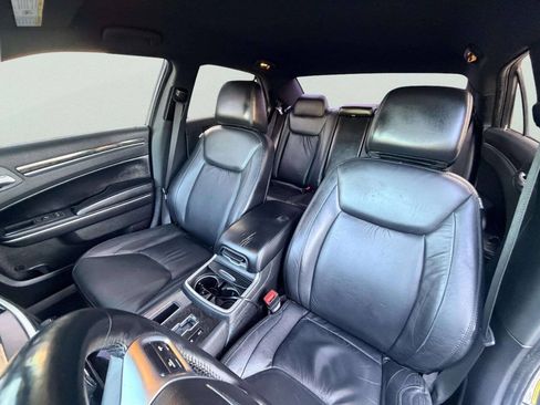 Used 2011 Chrysler 300 Limited RWD image 14