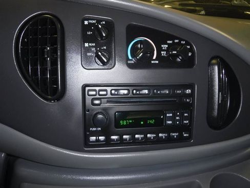Used 2008 Ford E-350 and Econoline 350 XLT RWD image 35