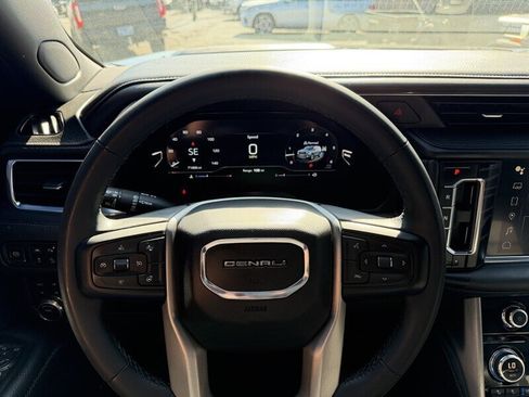 Used 2023 GMC Yukon XL Denali image 33