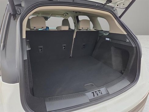 New 2026 Lincoln Corsair Premiere image 8