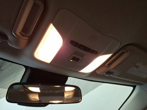 Used 2021 Toyota Corolla LE image 25