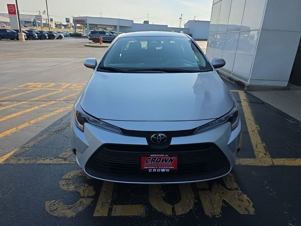 Used 2025 Toyota Corolla LE FWD image 10
