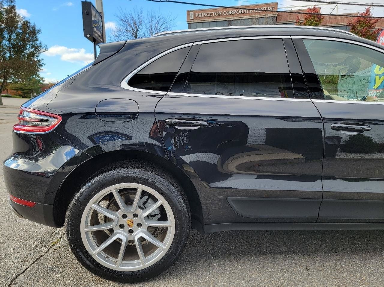 Used 2016 Porsche Macan S AWD/4WD image 11