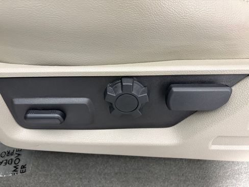 Used 2010 Ford F350 4x4 Crew Cab Super Duty image 14