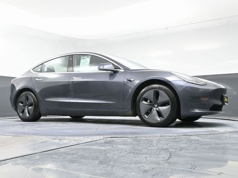 Used 2018 Tesla Model 3 Long Range image 51