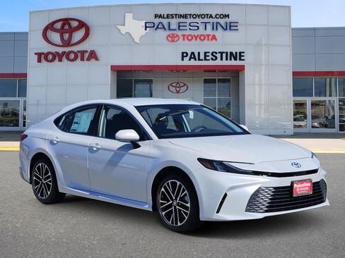 New 2026 Toyota Camry XLE image 1