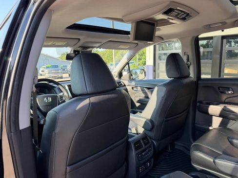 Used 2017 Honda Pilot Elite image 38