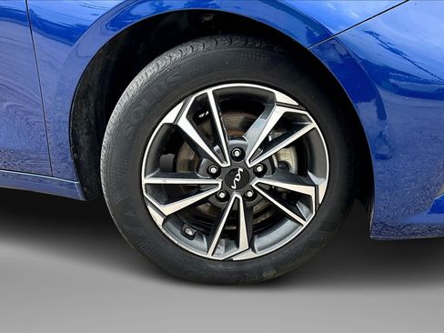 Used 2023 Kia Forte LXS image 8