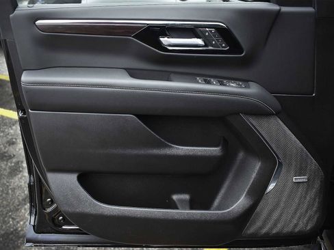 New 2026 Chevrolet Suburban Premier image 24