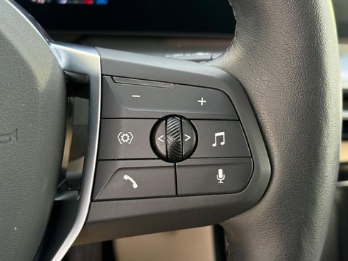 Used 2025 BMW X1 xDrive28i w/ Premium Package image 17