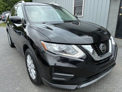 Used 2018 Nissan Rogue SV FWD image 1