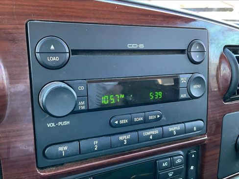 Used 2006 Ford F350 Lariat image 29
