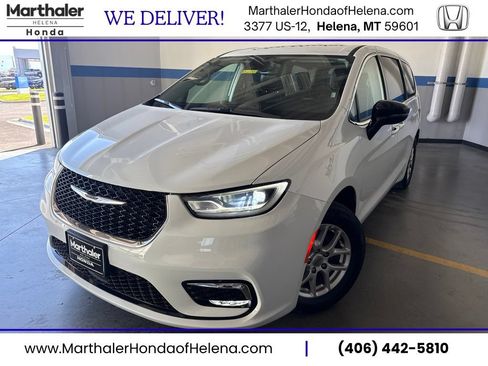 Used 2024 Chrysler Pacifica Touring-L FWD image 1