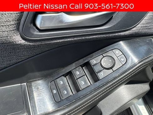 Certified 2023 Nissan Rogue SV FWD image 11