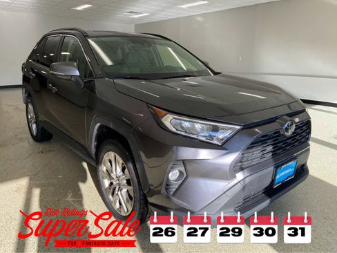 Used 2019 Toyota RAV4 XLE Premium image 3