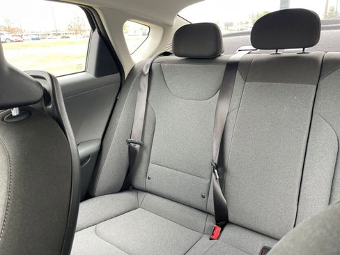 Used 2025 Kia K4 LXS image 38