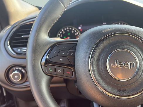 Used 2022 Jeep Renegade Altitude AWD/4WD image 19