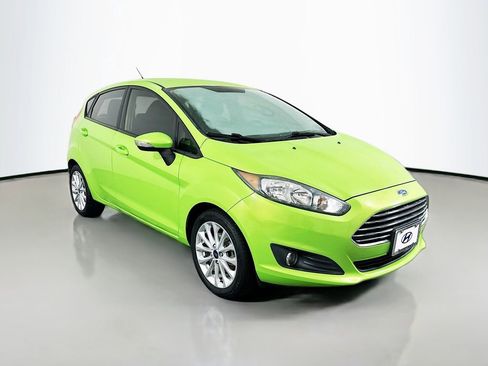 Used 2014 Ford Fiesta SE w/ Equipment Group 201A image 3