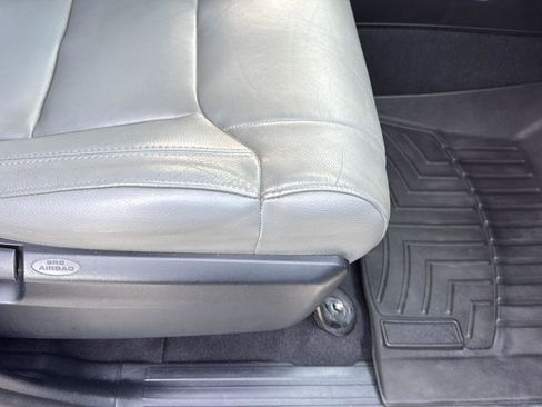 Used 2014 Toyota Tundra Limited w/ Limited Premium Package image 36