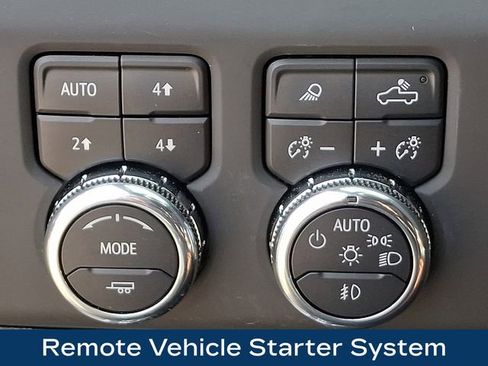 Used 2025 GMC Sierra 2500 Denali Ultimate image 9