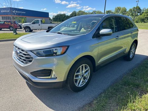 Certified 2022 Ford Edge SEL w/ Convenience Package AWD/4WD image 3