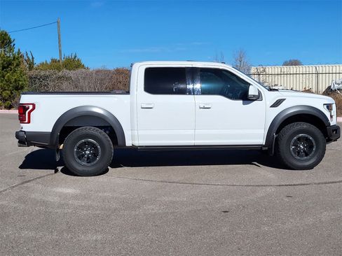 Used 2018 Ford F150 Raptor w/ Equipment Group 802A Luxury image 4