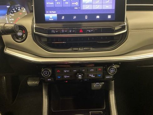 Used 2023 Jeep Compass Limited AWD/4WD image 12