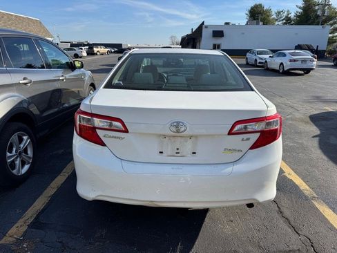 Used 2013 Toyota Camry LE FWD image 6
