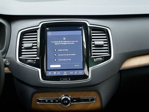 Certified 2024 Volvo XC90 B6 Plus w/ Protection Package Premier AWD/4WD image 29