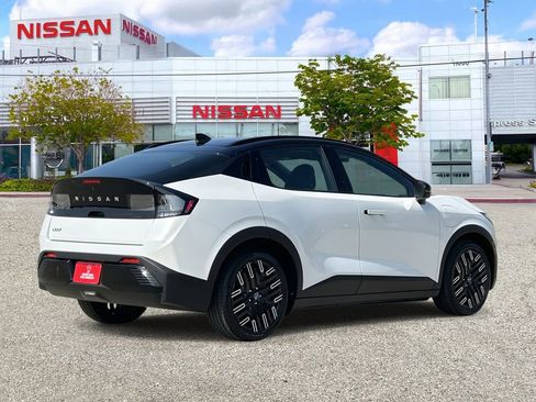 New 2026 Nissan Leaf Platinum+ w/ Cargo Package (Platinum+) image 4