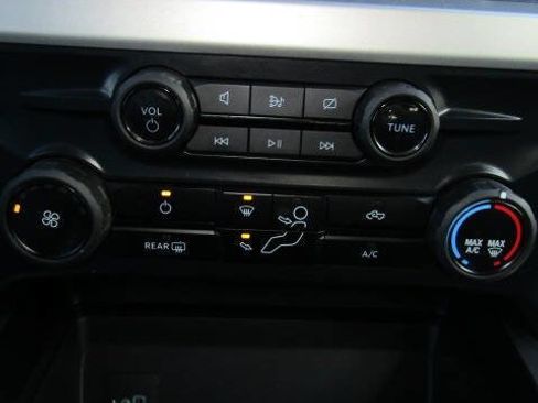 Used 2024 Ford F450 XLT w/ FX4 Off-Road Package image 13