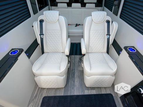 Used 2024 Mercedes-Benz Sprinter 3500 image 6