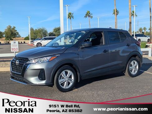 Certified 2025 Nissan Kicks Play S image 1