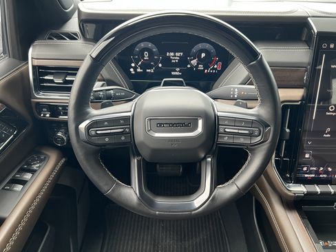 Used 2025 GMC Yukon Denali Ultimate AWD/4WD image 28